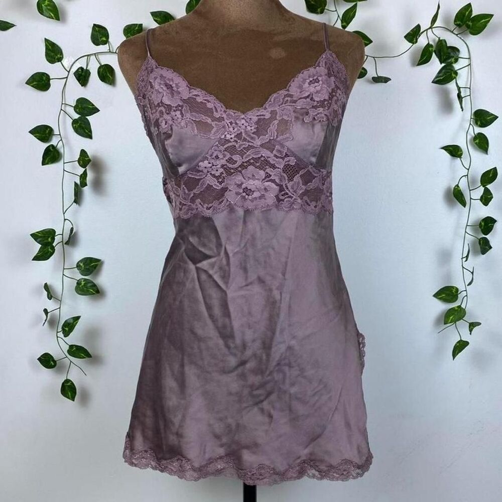 Vintage 2001 Victoria's Secret 100% silk y2k dusty Purple Slip Dress lace trim